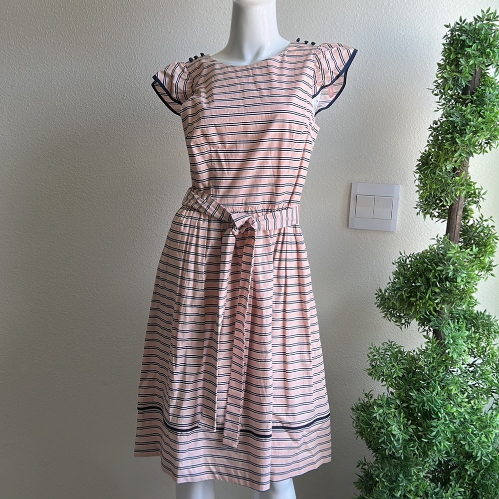 1901 DRESS SIZE 6 NWOT